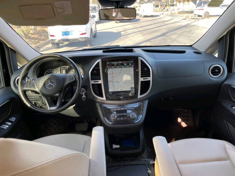 临沂17年奔驰威霆5