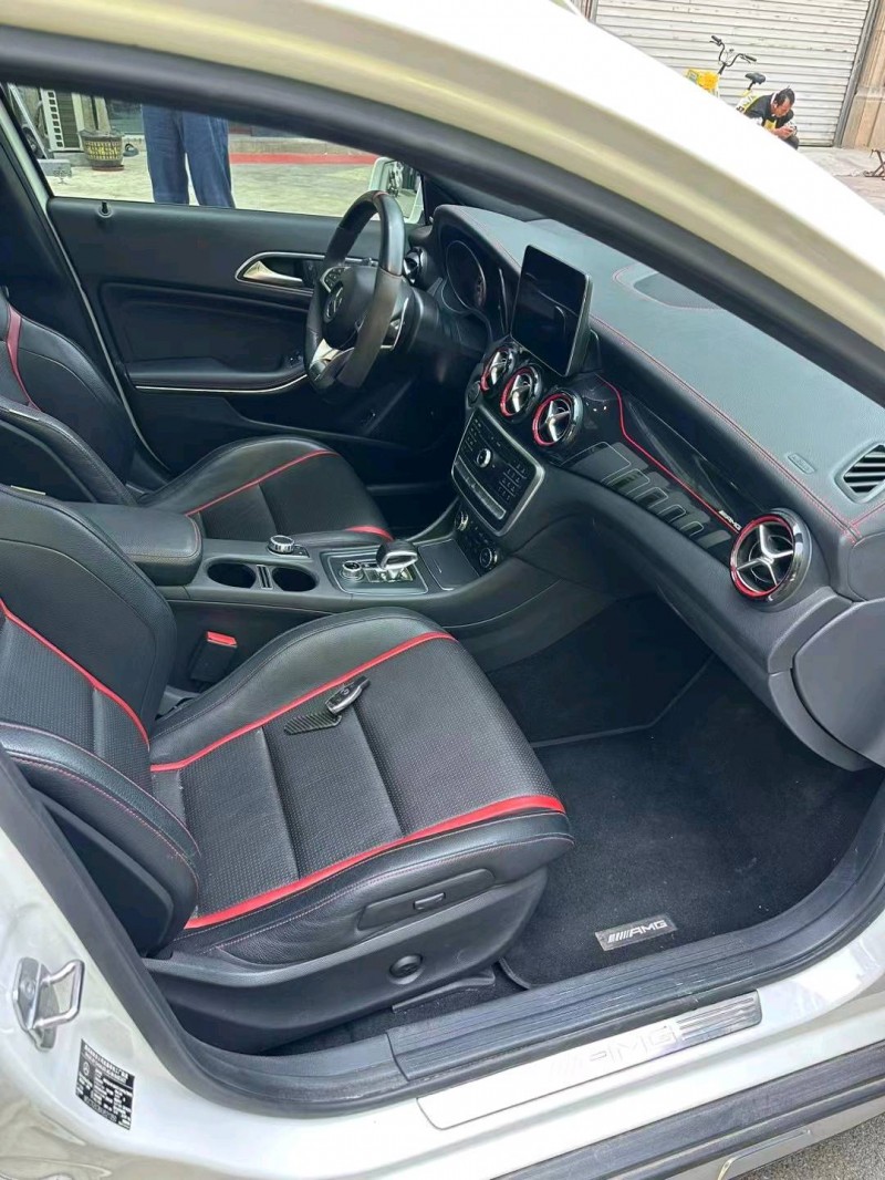 济南18年奔驰AMG4