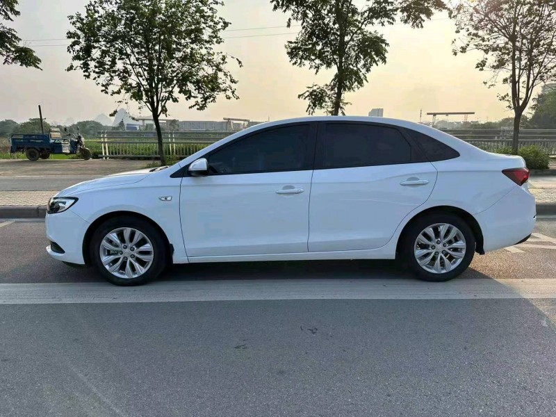 梧州21年别克英朗3