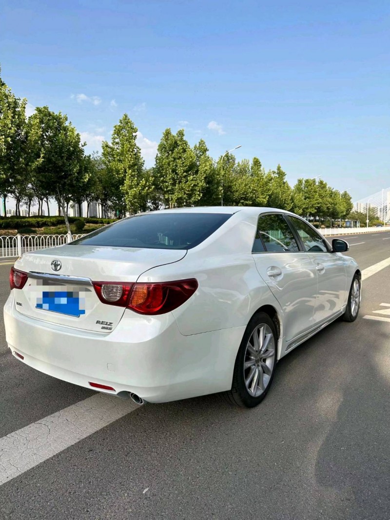 东营11年丰田锐志4