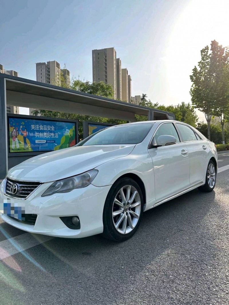 东营11年丰田锐志5
