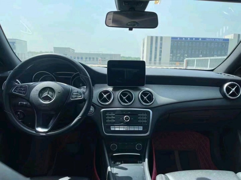 嘉兴17年奔驰CLA3