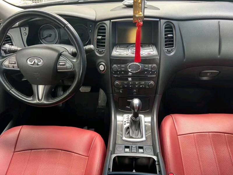 邢台17年英菲尼迪QX506