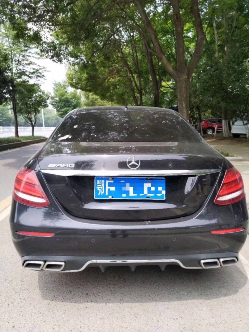 宜昌17年奔驰E8
