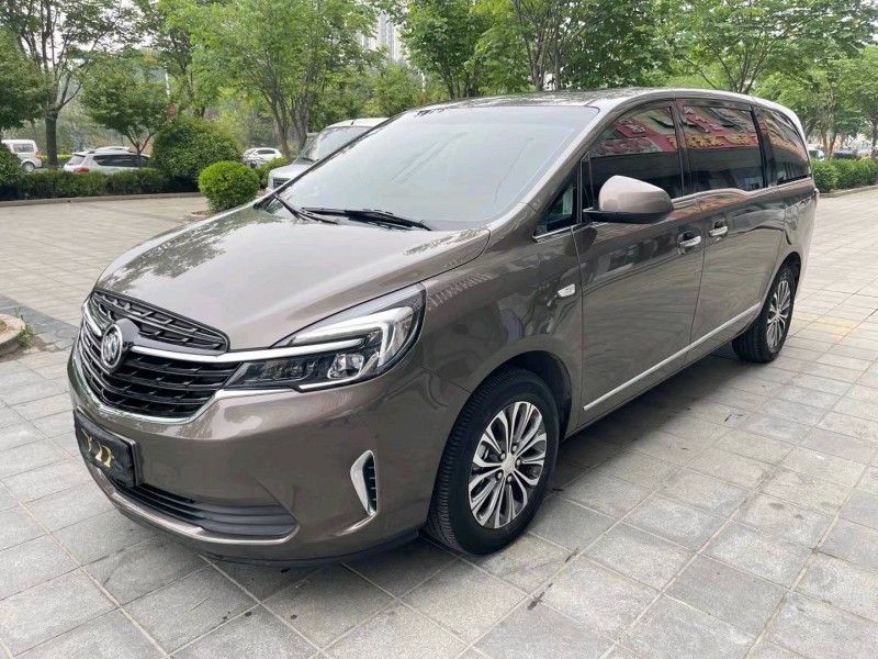 济宁22年别克GL82