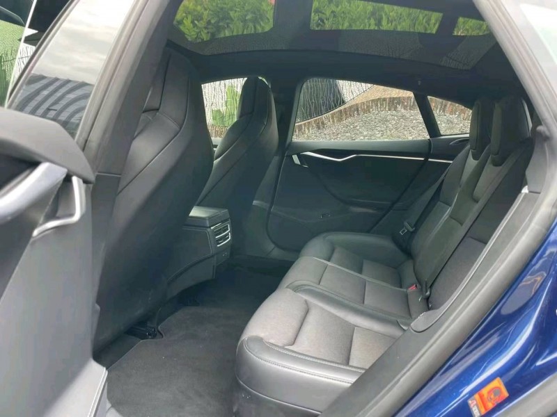 广州17年特斯拉MODEL S4