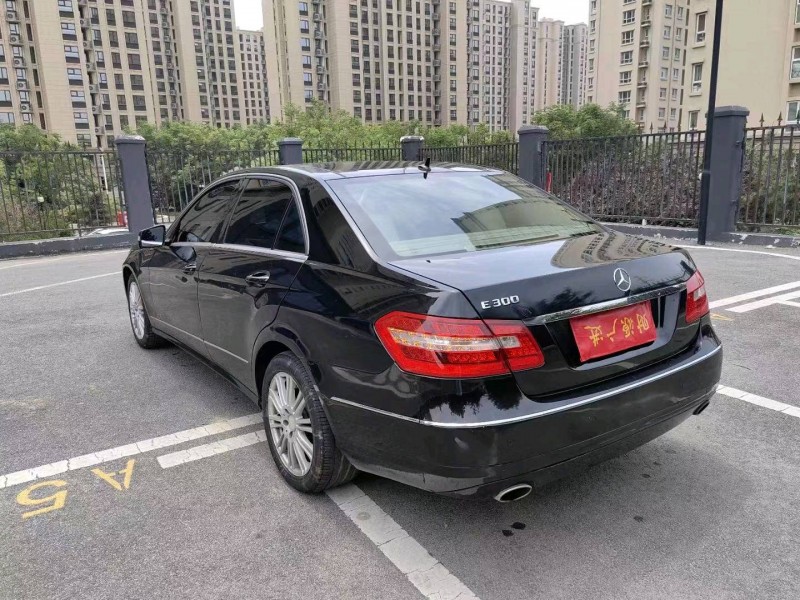 东营10年奔驰E6