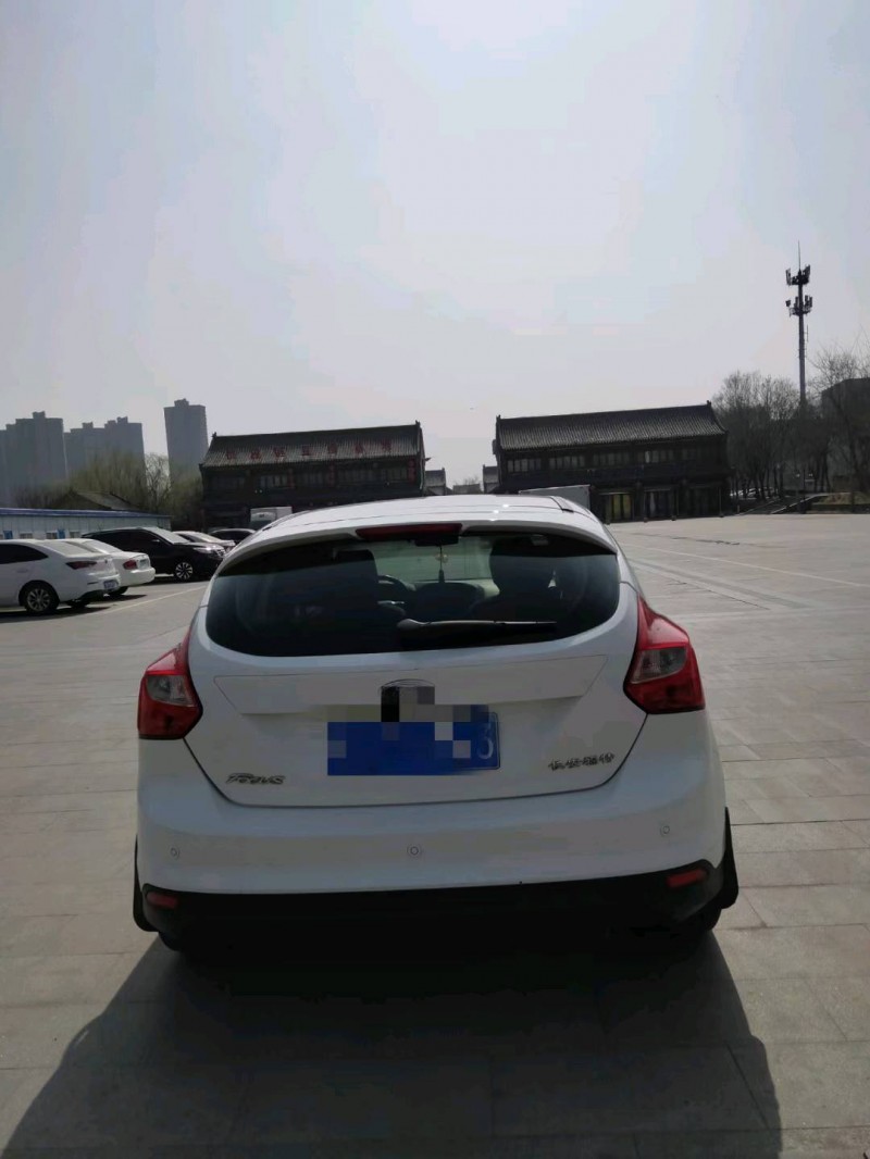 东营14年福特福克斯9