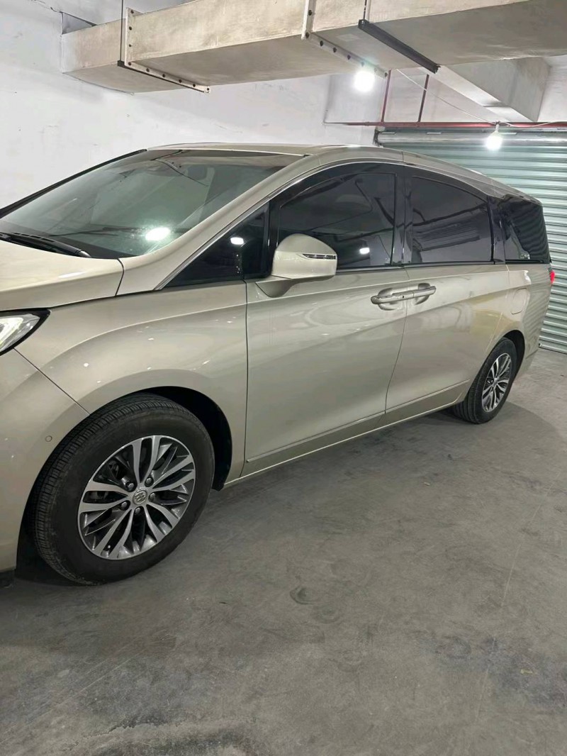 苏州17年别克GL82