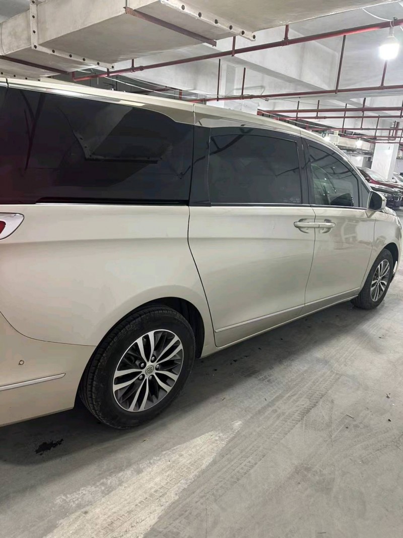 苏州17年别克GL84