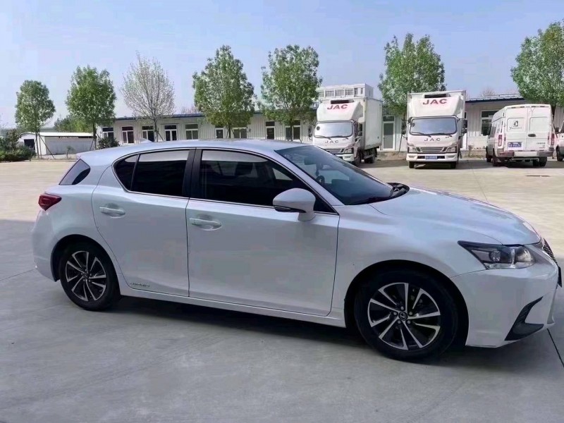 济南18年雷克萨斯CT3