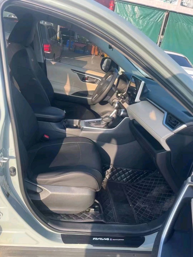 珠海20年丰田RAV43