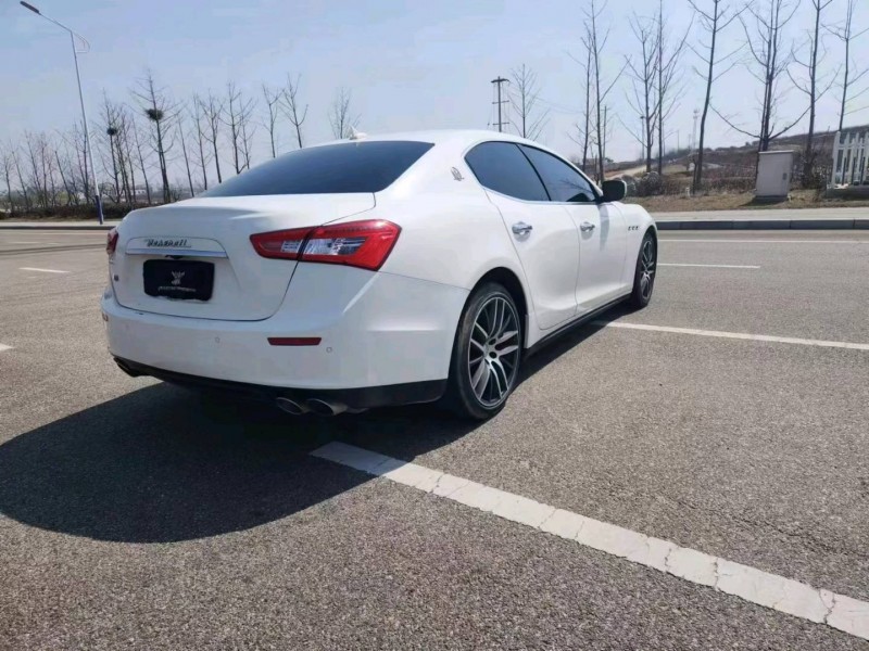 济南15年玛莎拉蒂Ghibli3