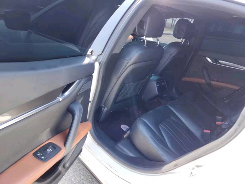 济南15年玛莎拉蒂Ghibli7