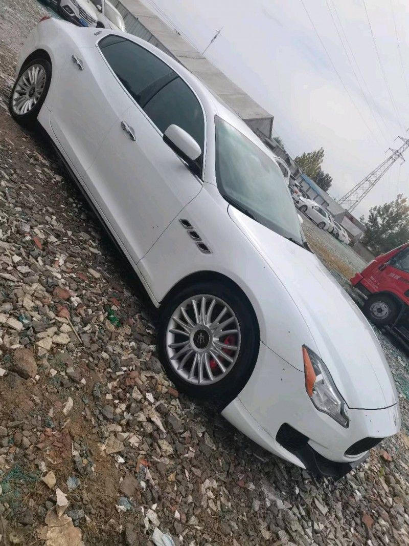 济南17年玛莎拉蒂总裁2