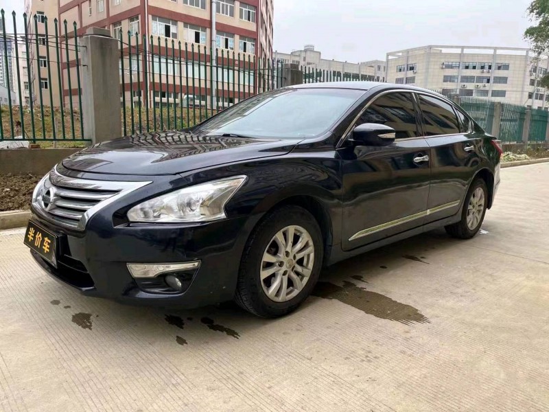 宜昌15年日产天籁8