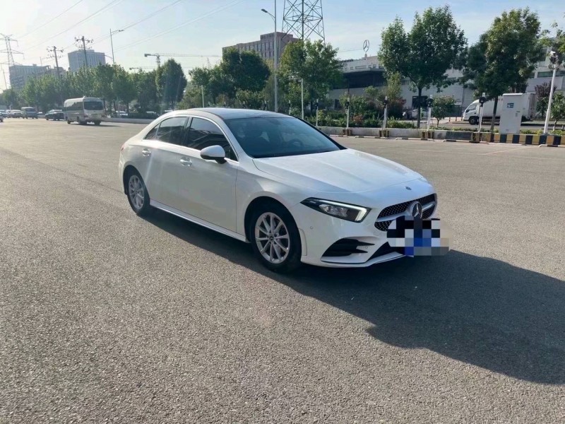 东营19年奔驰A2