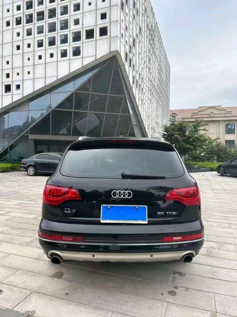 青岛15年奥迪Q78