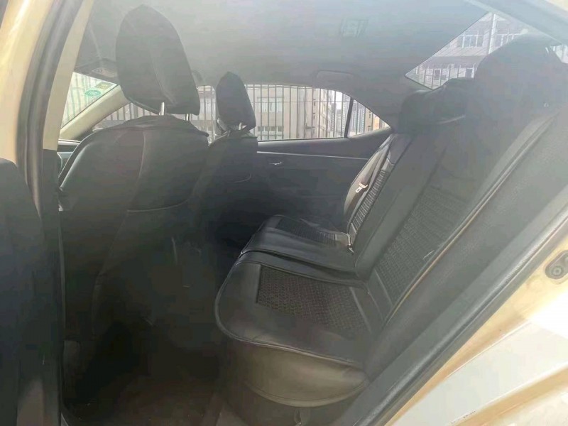 宜昌19年丰田卡罗拉4