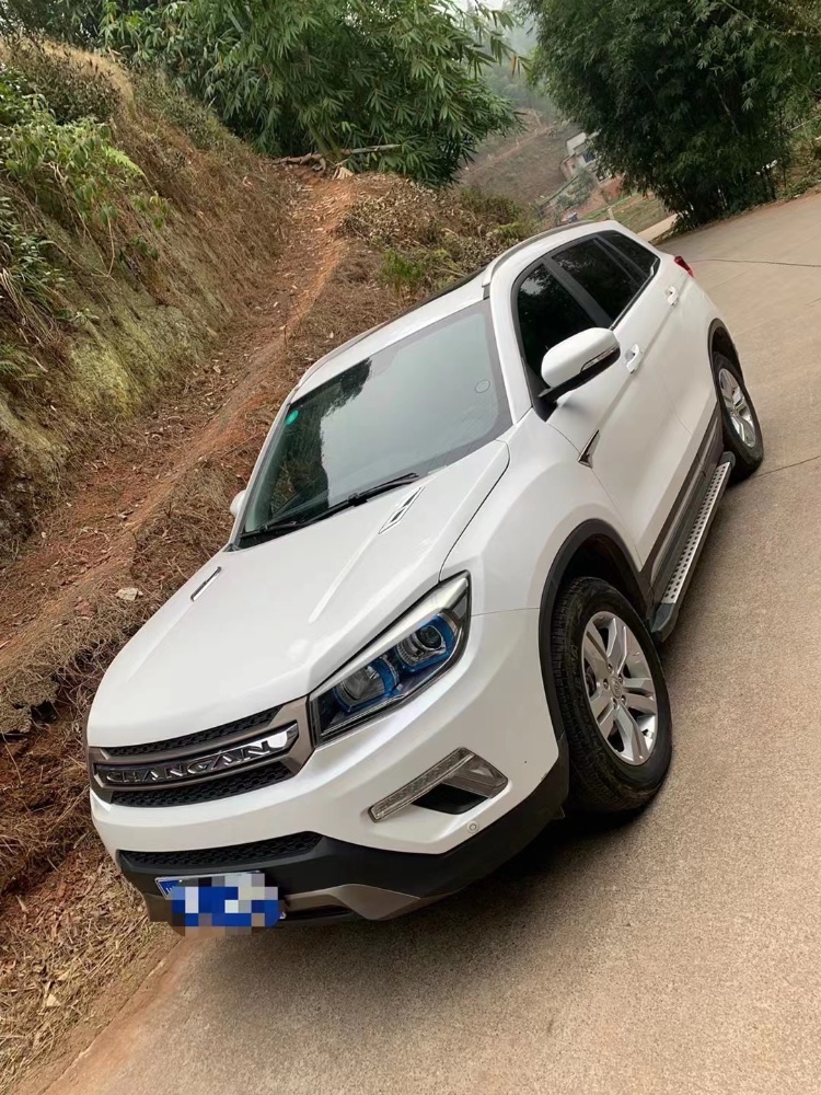 樂山17年長安汽車CS752