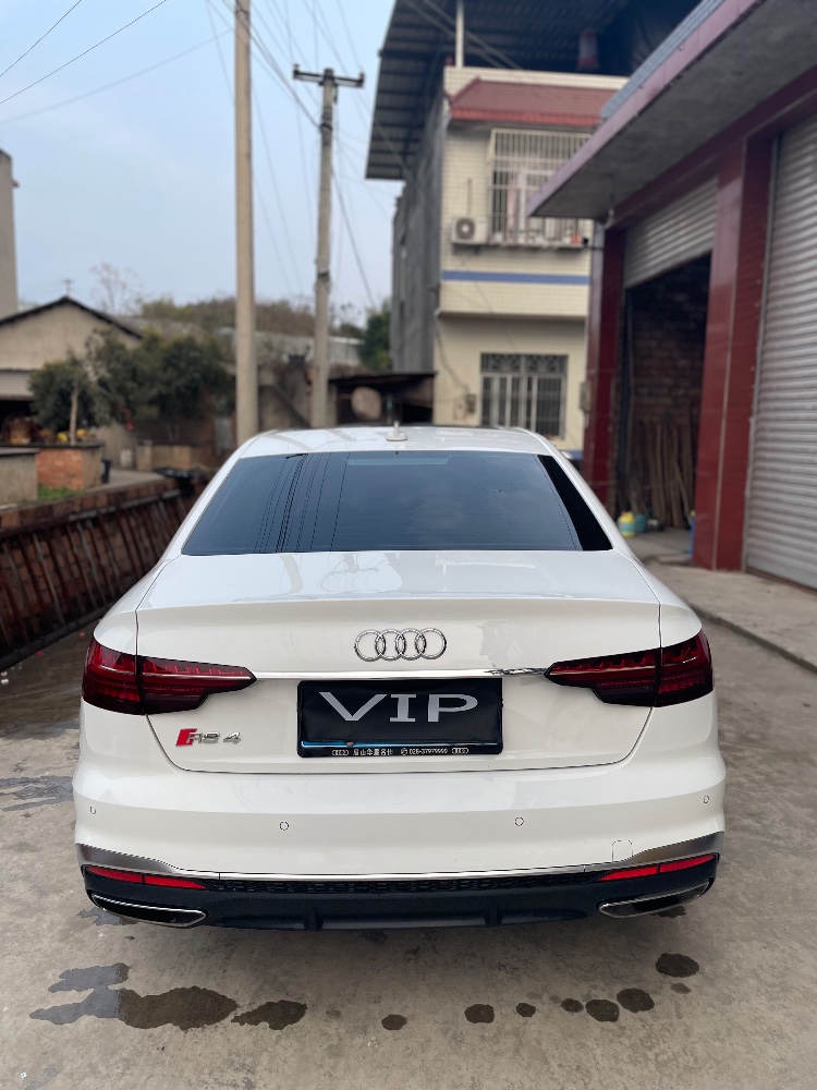 樂山22年奧迪A4L5