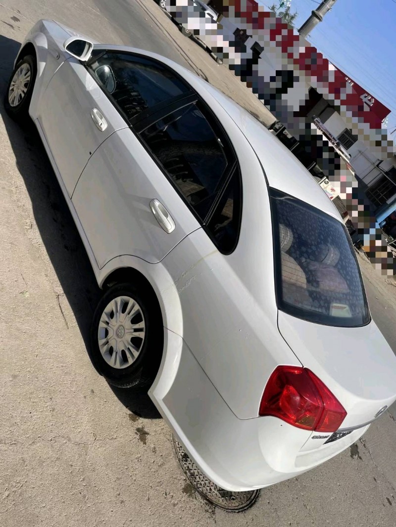 临沂16年别克凯越7