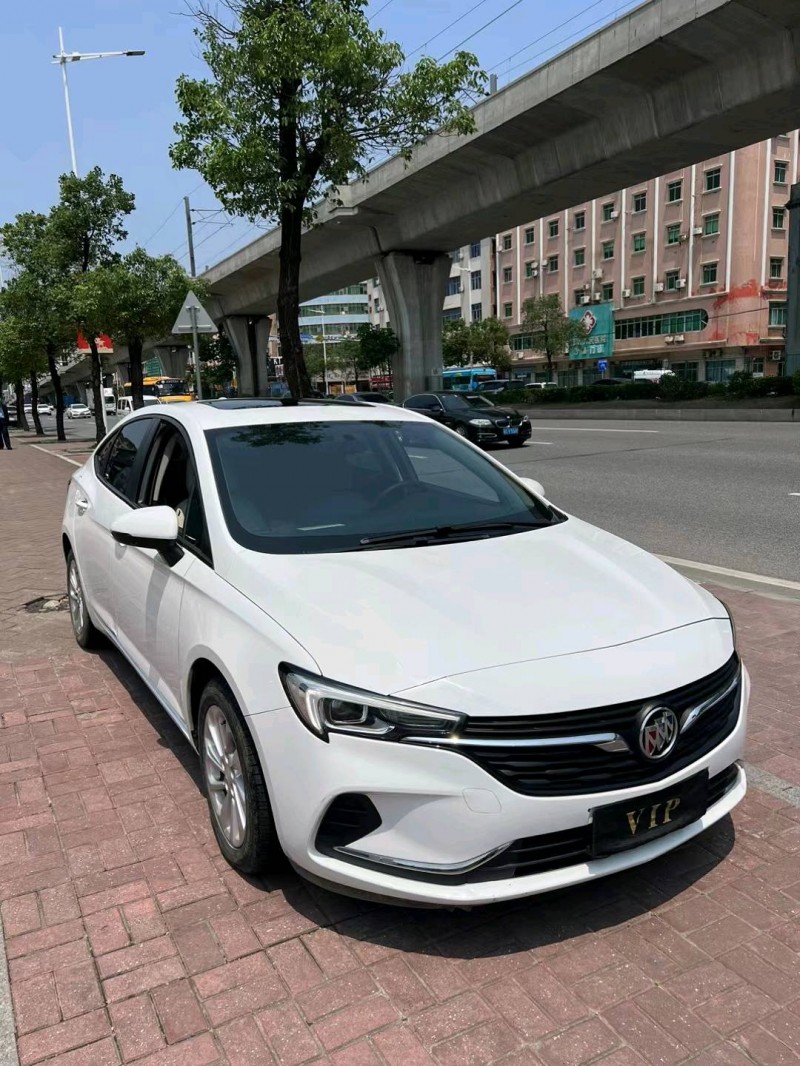 东莞21年别克威朗3