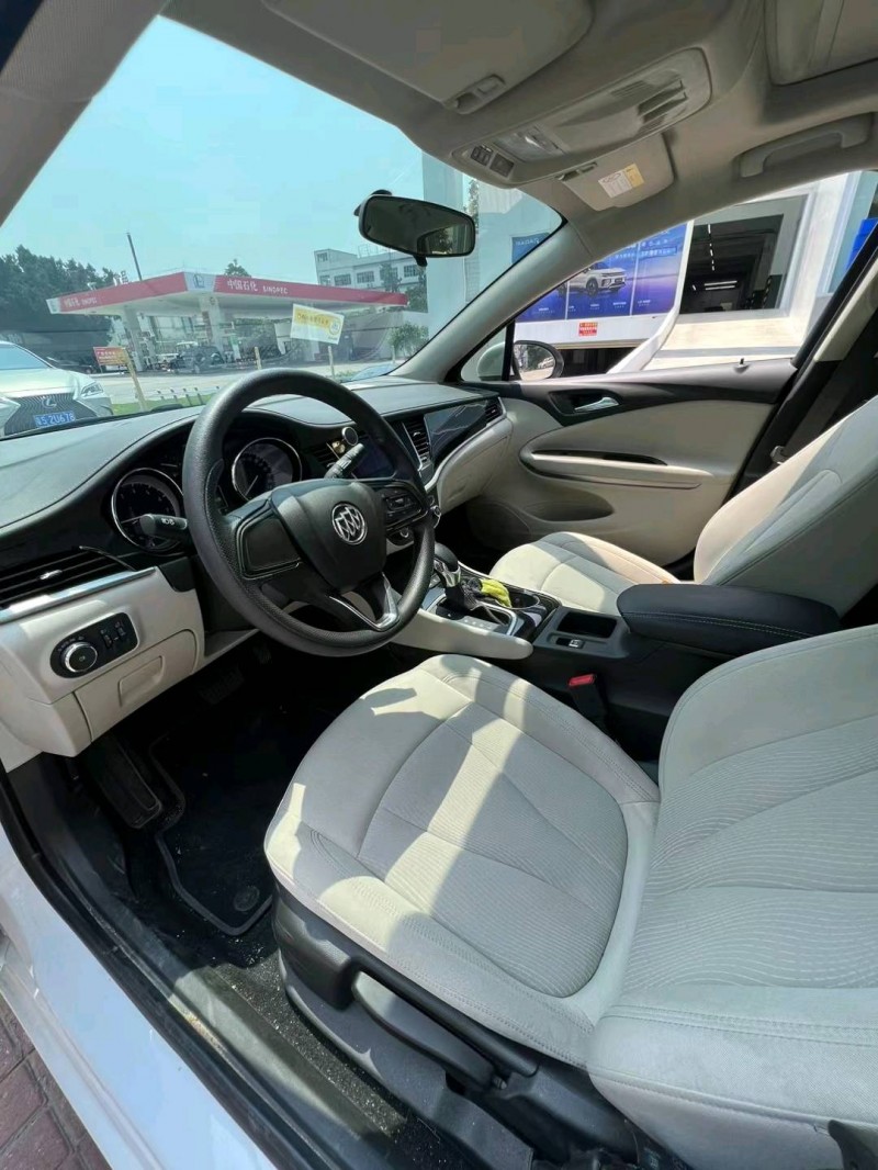 东莞21年别克威朗4