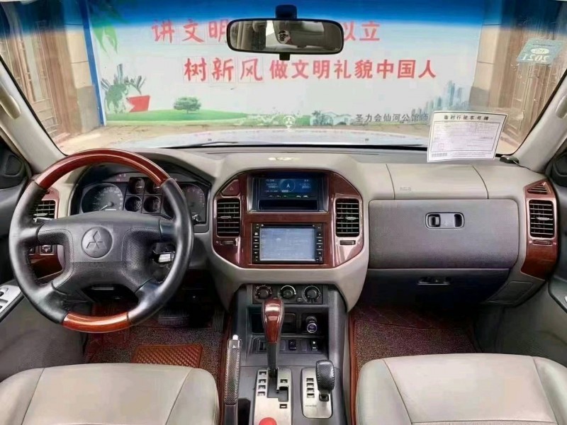 珠海07年三菱帕杰罗8