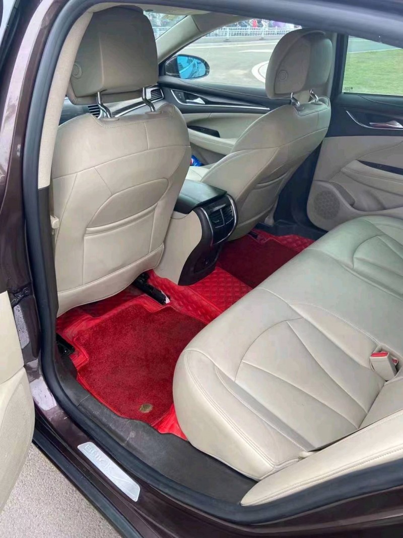 邢台17年别克君越6