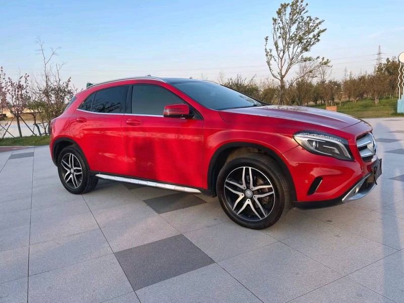 宿迁16年奔驰GLA3