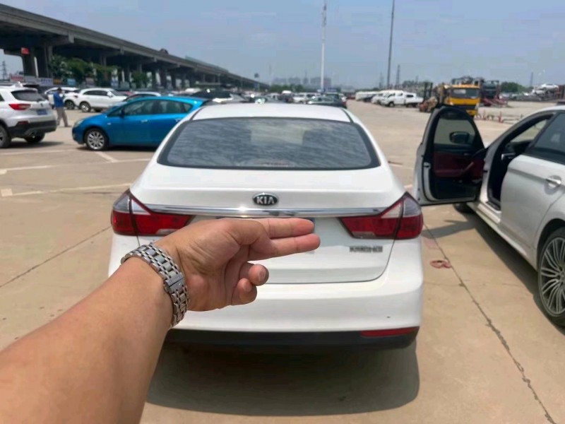 宜昌18年起亚K33