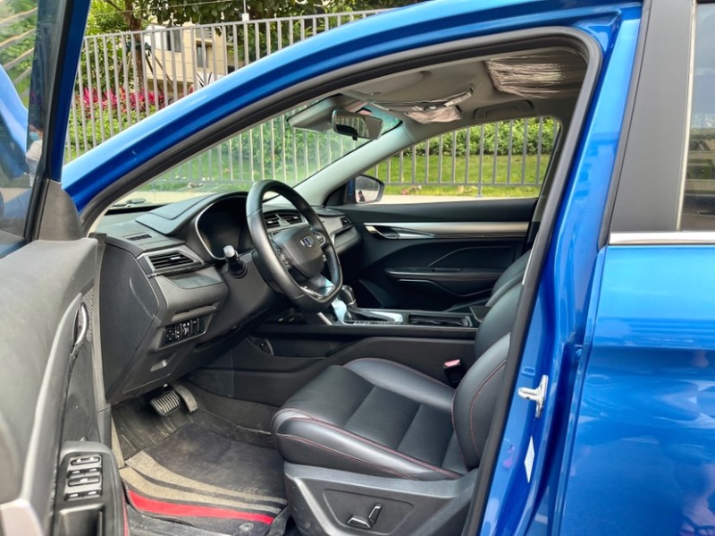 东莞19年吉利缤瑞4