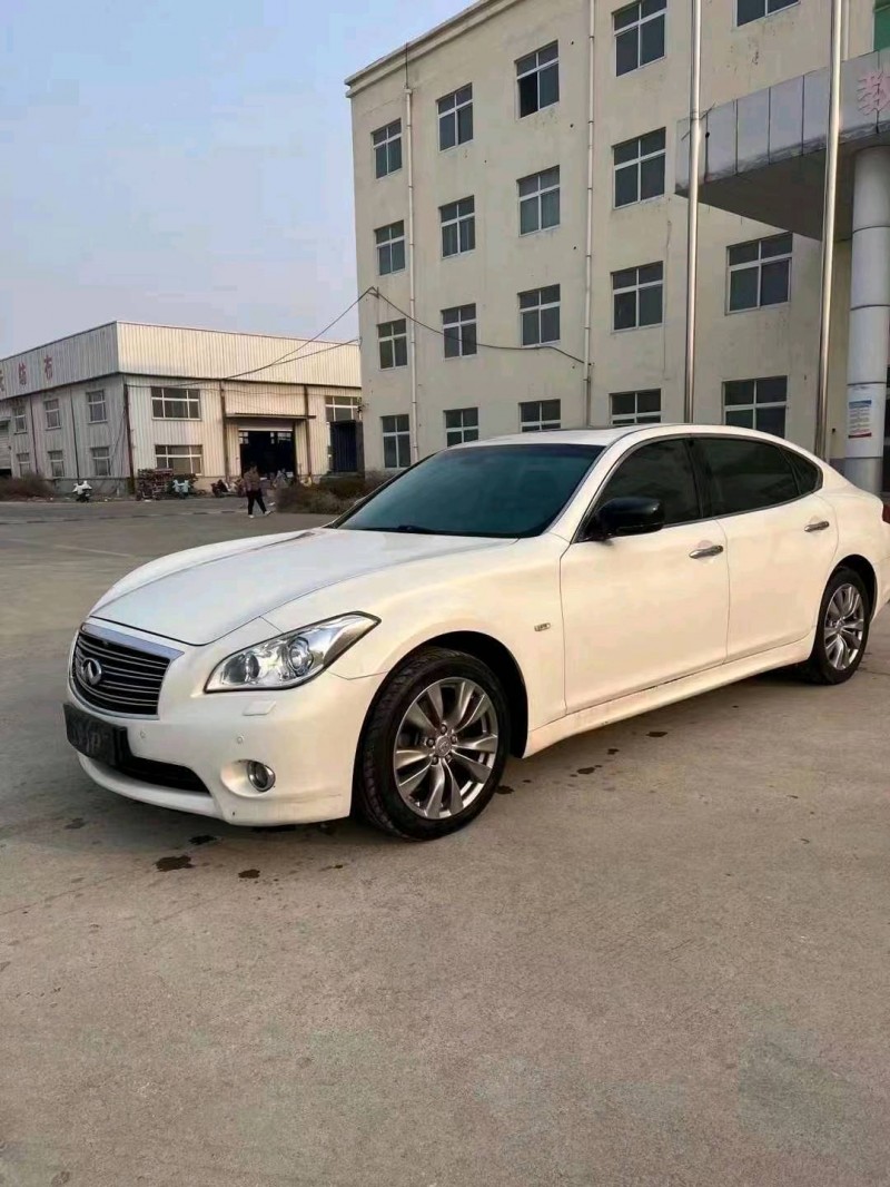 济宁15年英菲尼迪Q702