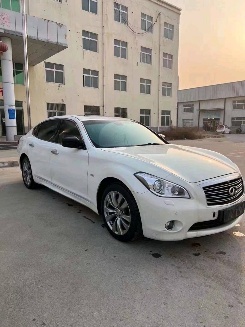 济宁15年英菲尼迪Q705