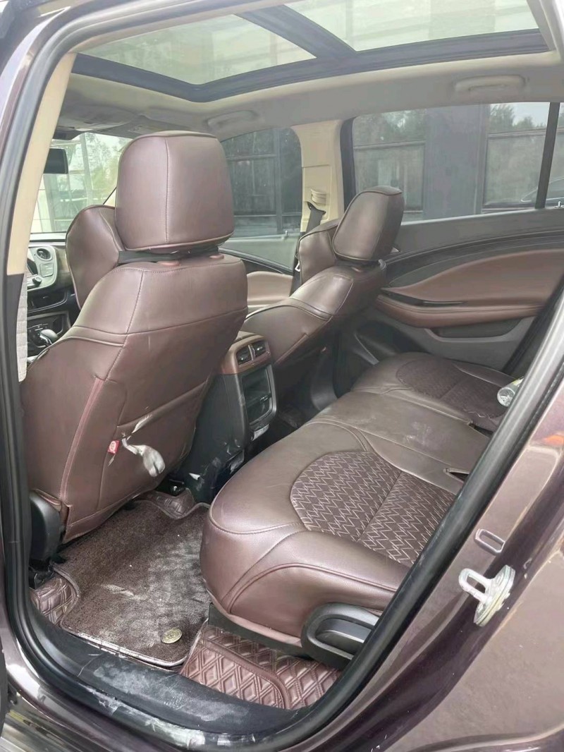 枣庄16年别克君威5