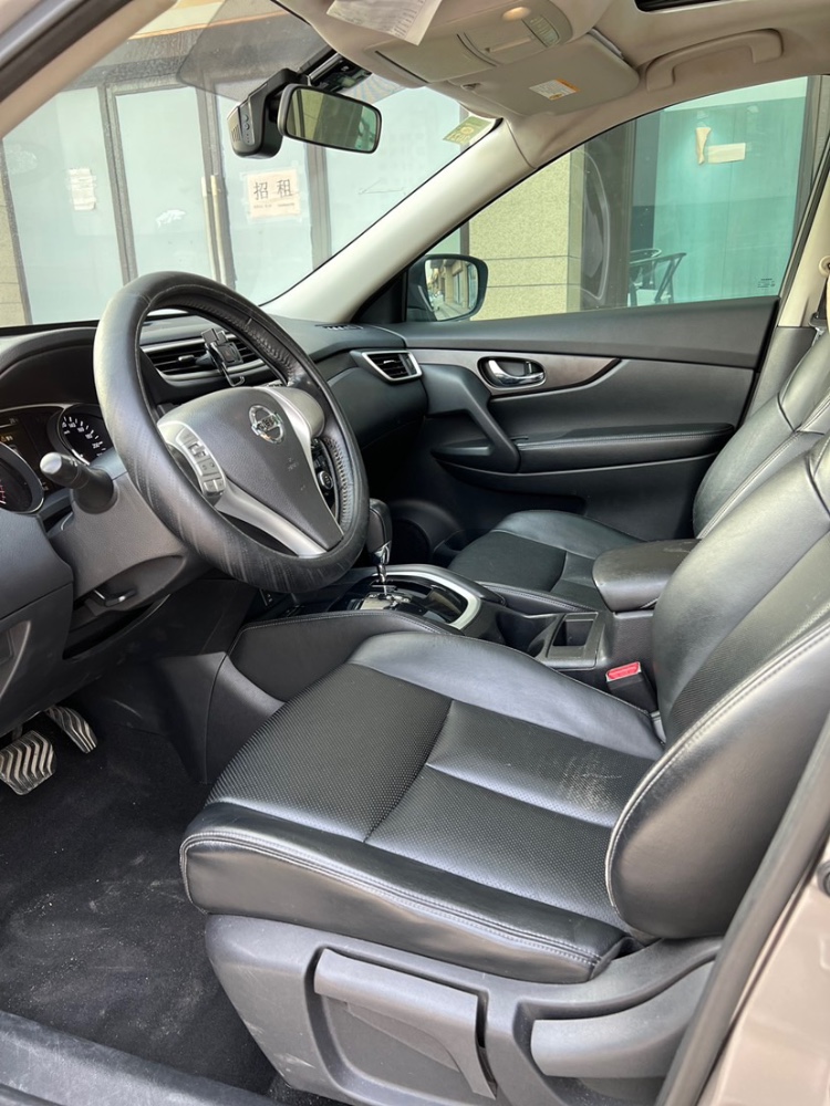 珠海14年日产奇骏4