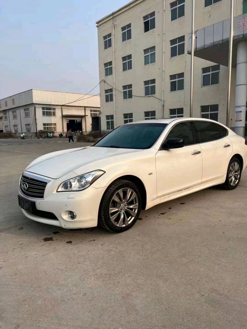 济宁15年英菲尼迪Q702