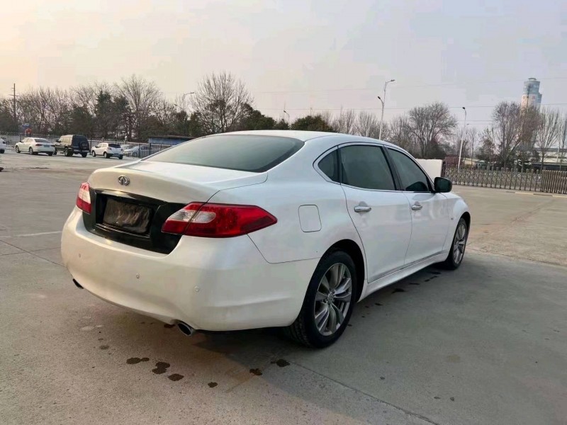 济宁15年英菲尼迪Q703