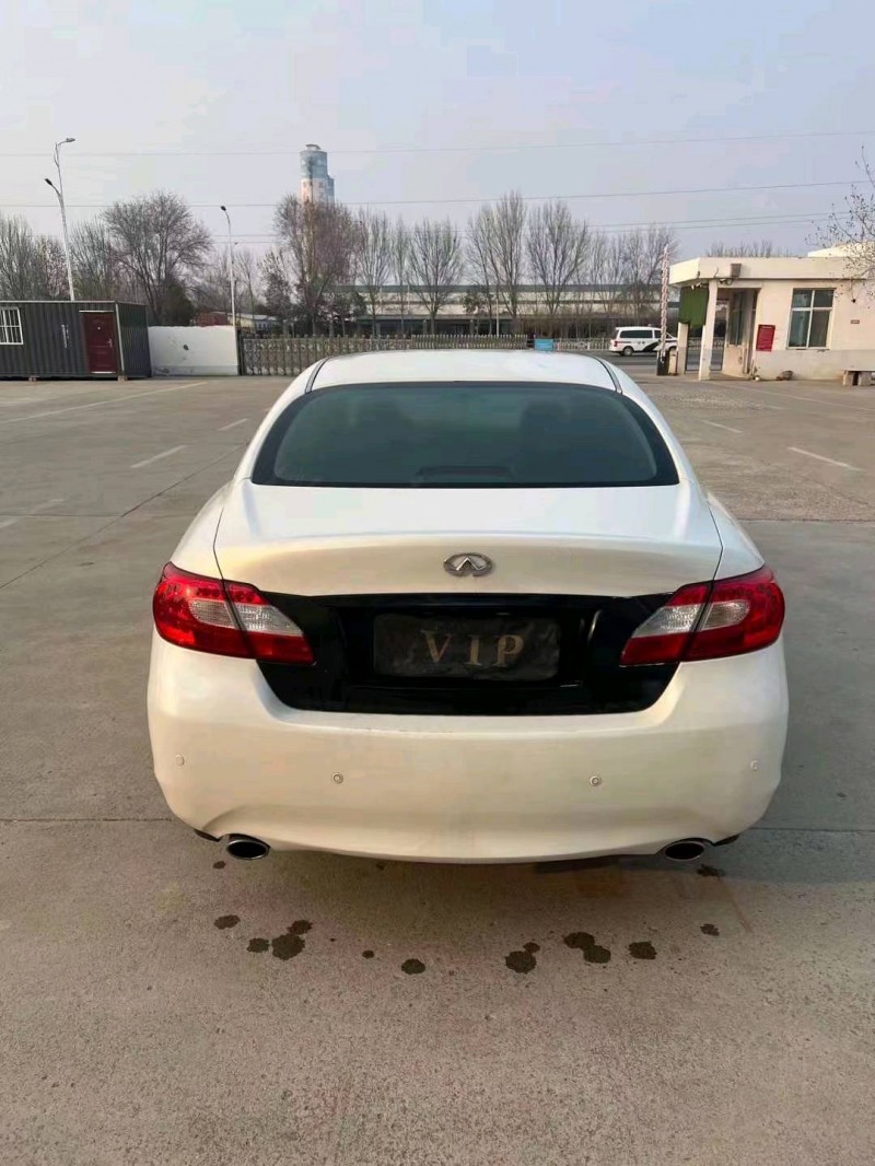 济宁15年英菲尼迪Q709