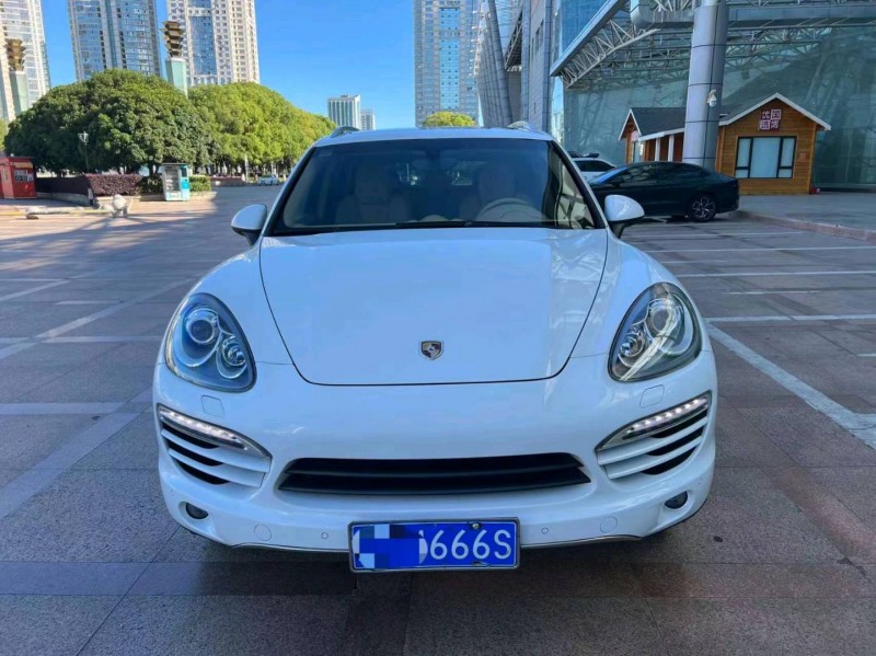 嘉兴13年保时捷卡宴1