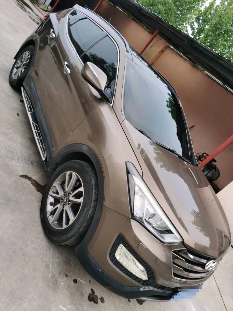 济南13年现代全新胜达2