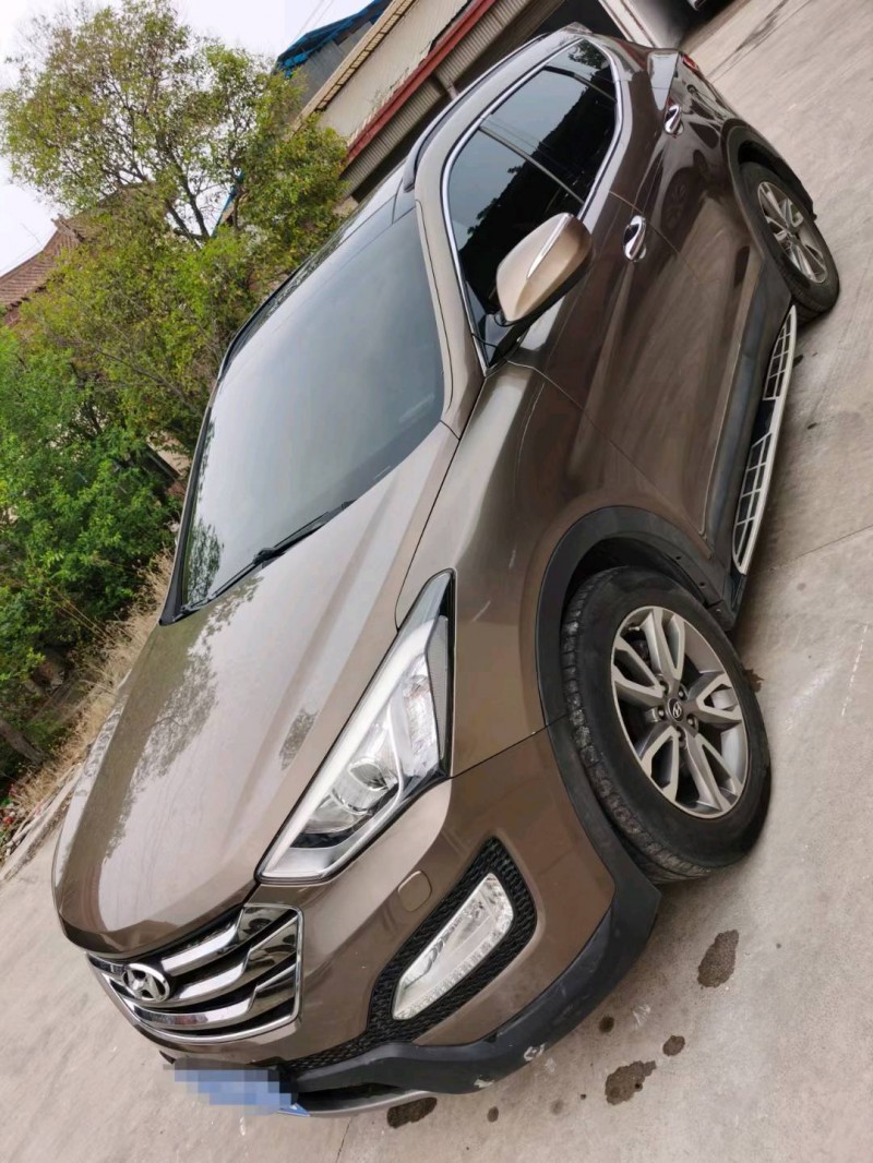 济南13年现代全新胜达3