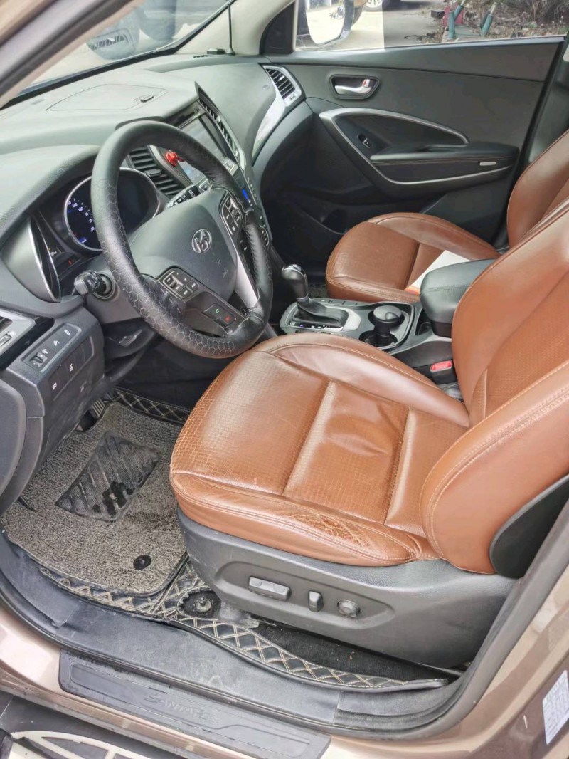 济南13年现代全新胜达6