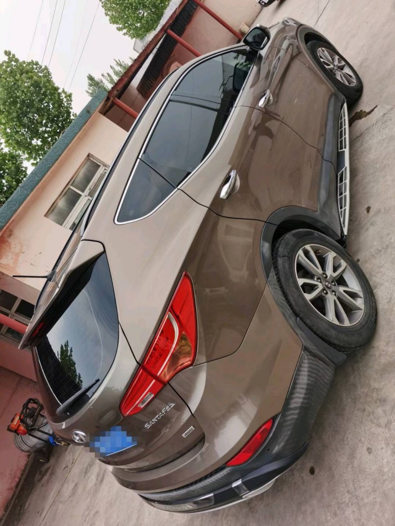 济南13年现代全新胜达7