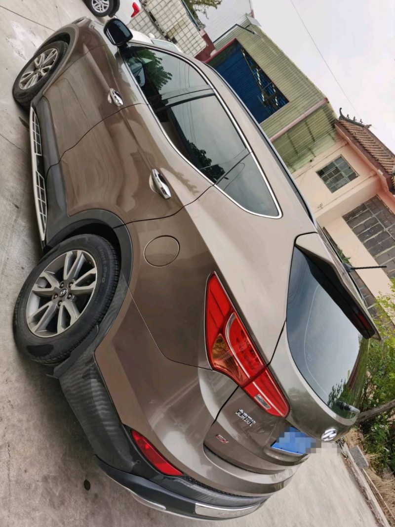 济南13年现代全新胜达8