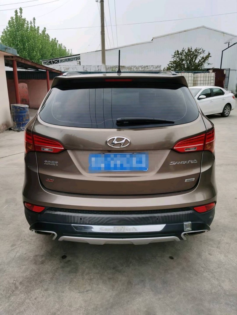 济南13年现代全新胜达9