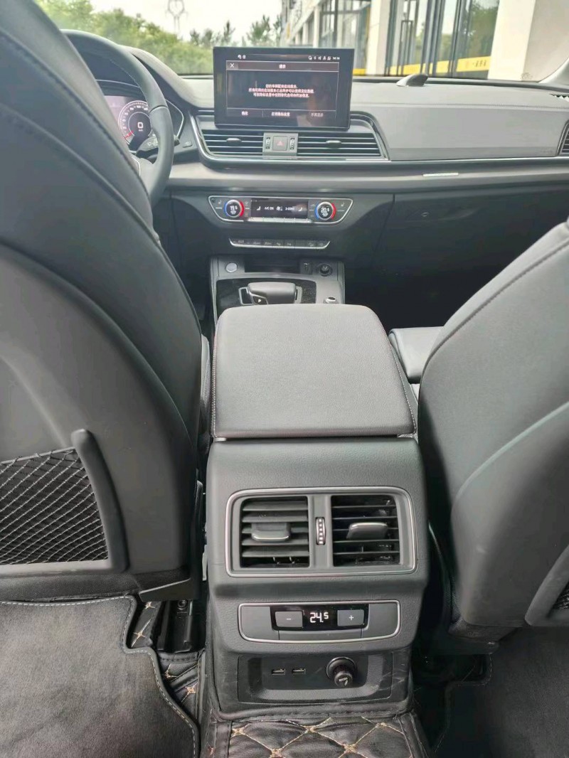 宜昌22年奥迪Q56