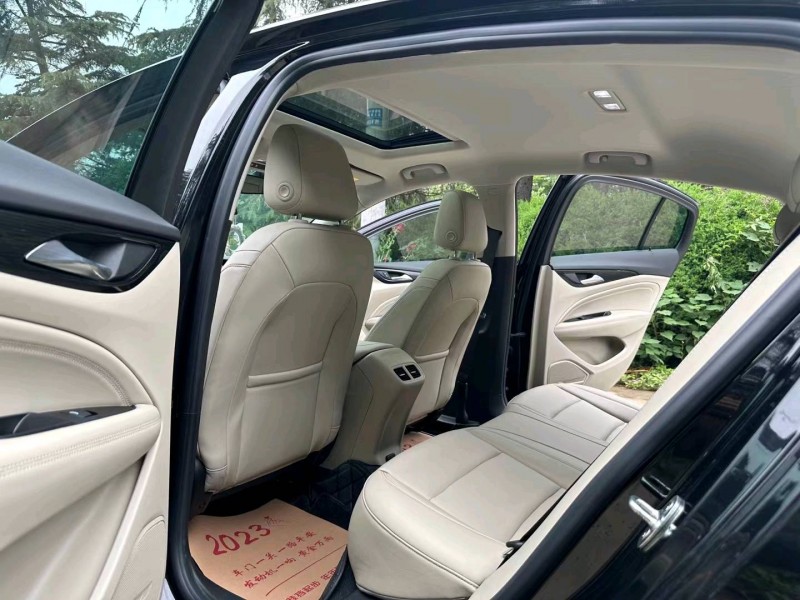 徐州20年别克君威7