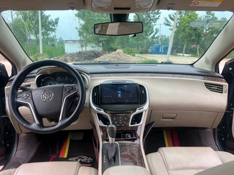 徐州17年别克君越5